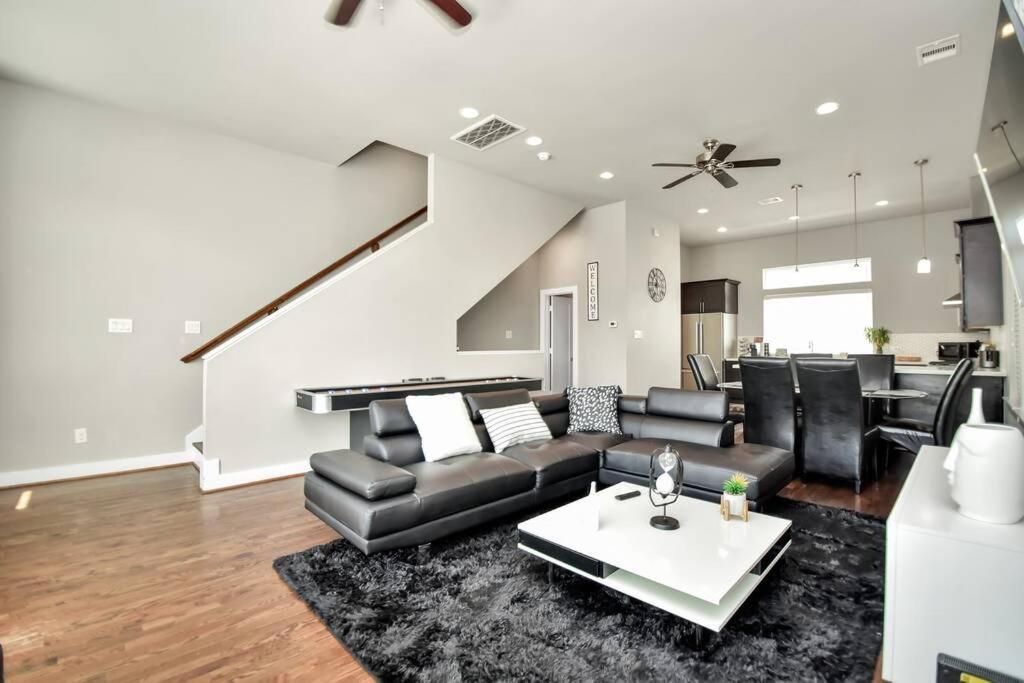 Amazing Rooftop! Downtown Skyline Views!!! Sleeps 15 Houston Exterior foto
