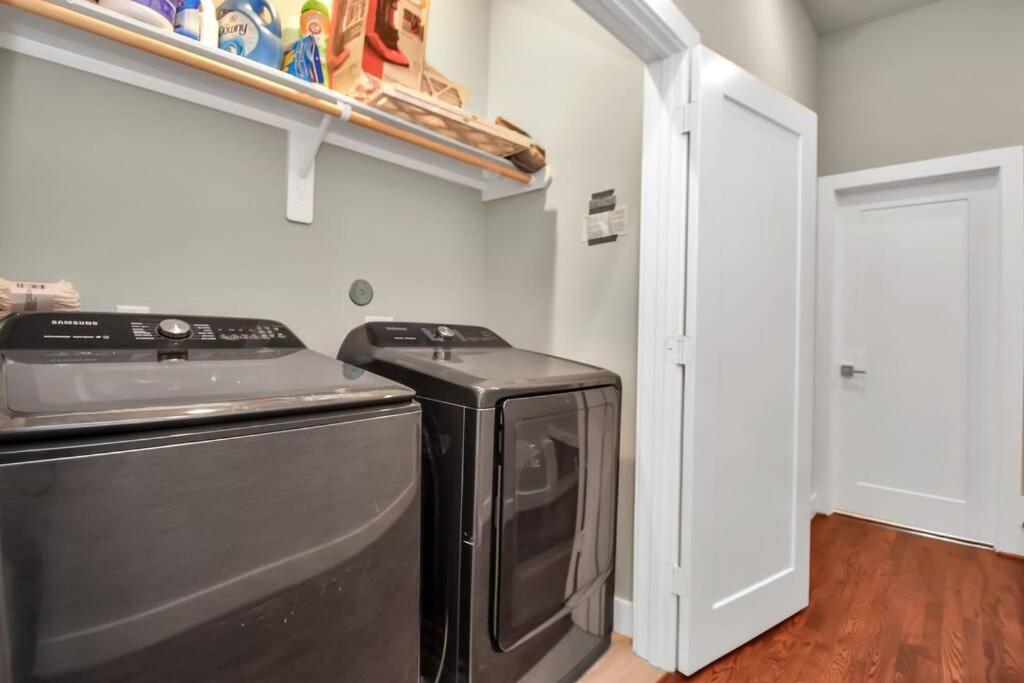 Amazing Rooftop! Downtown Skyline Views!!! Sleeps 15 Houston Exterior foto