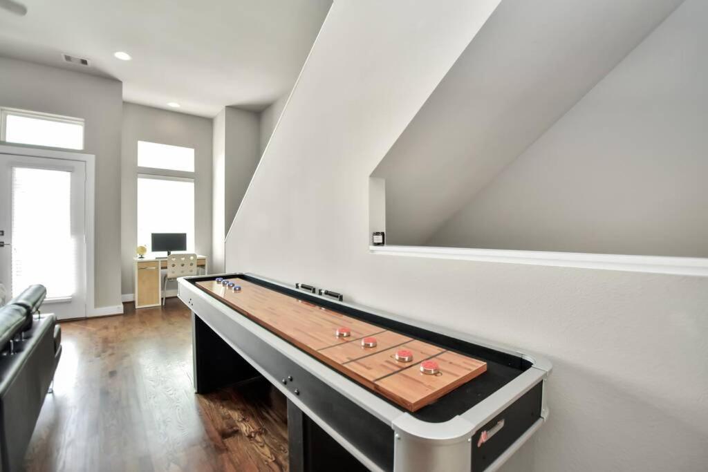 Amazing Rooftop! Downtown Skyline Views!!! Sleeps 15 Houston Exterior foto